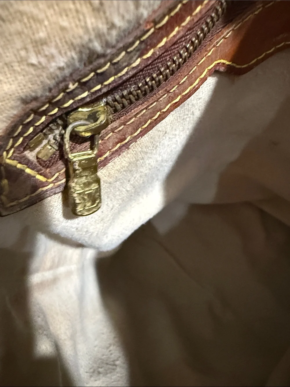 Authentic Louis Vuitton monogram vintage Louis Vuitton bucket shoulder bag